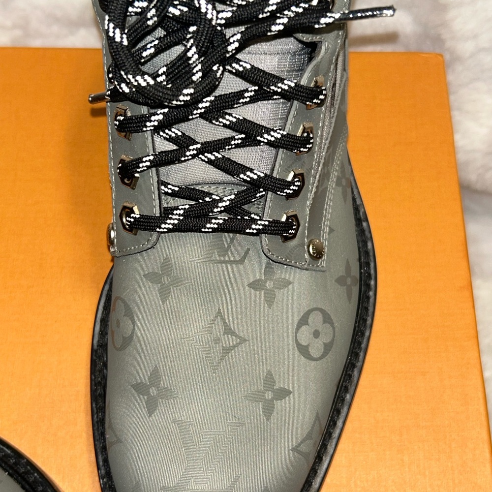 Louis‎ Vuitton Green Canvas Lace Up Boots - Picture 13 of 14